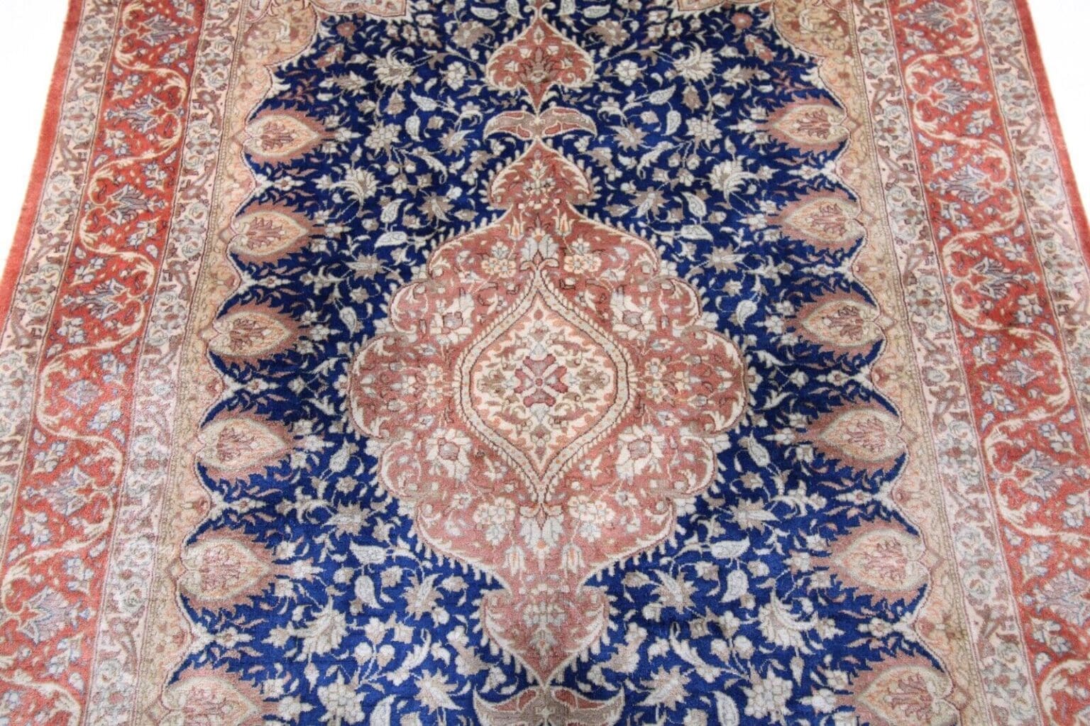 Persian Rug Qom 115 x 78 cm Silk Hand-knotted
