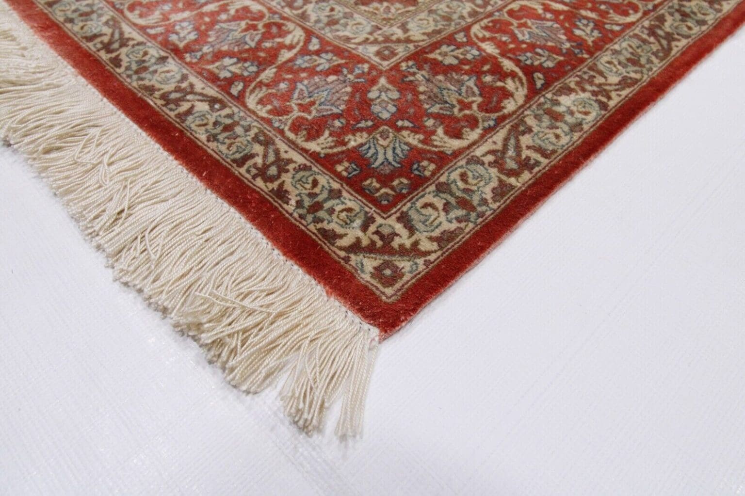 Persian Rug Qom 115 x 78 cm Silk Hand-knotted