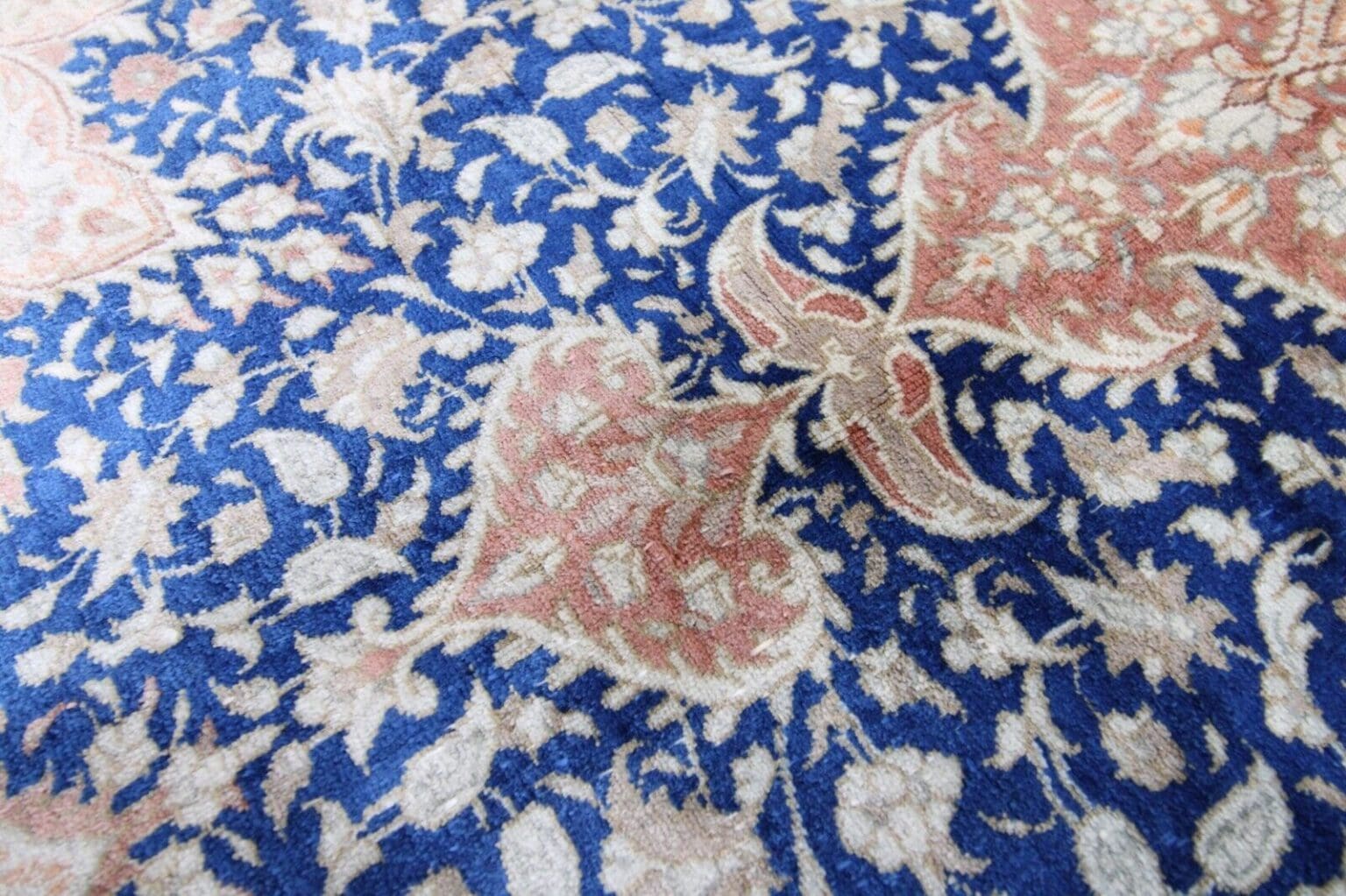 Persian Rug Qom 115 x 78 cm Silk Hand-knotted