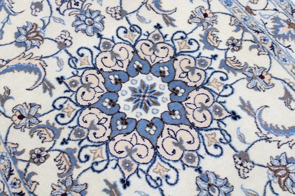 Persian Rug Nain 210 x 122 cm Wool Hand-knotted