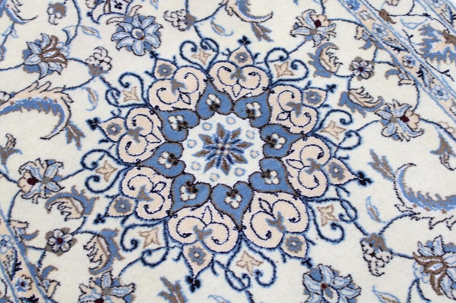 Persian Rug Nain 210 x 122 cm Wool Hand-knotted