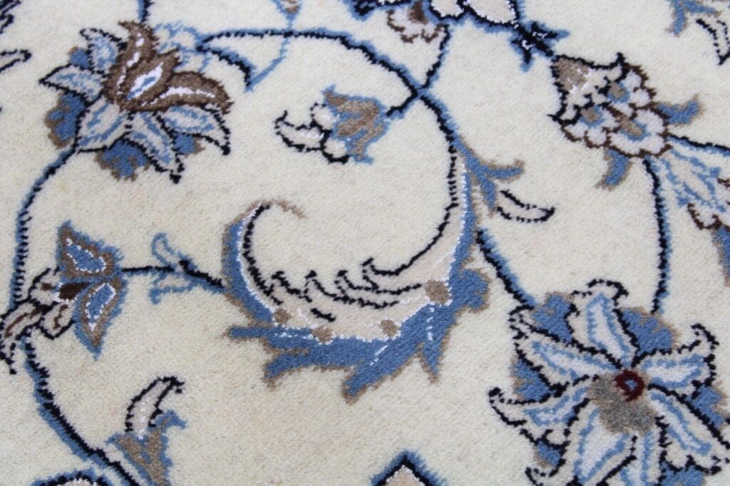 Persian Rug Nain 210 x 122 cm Wool Hand-knotted