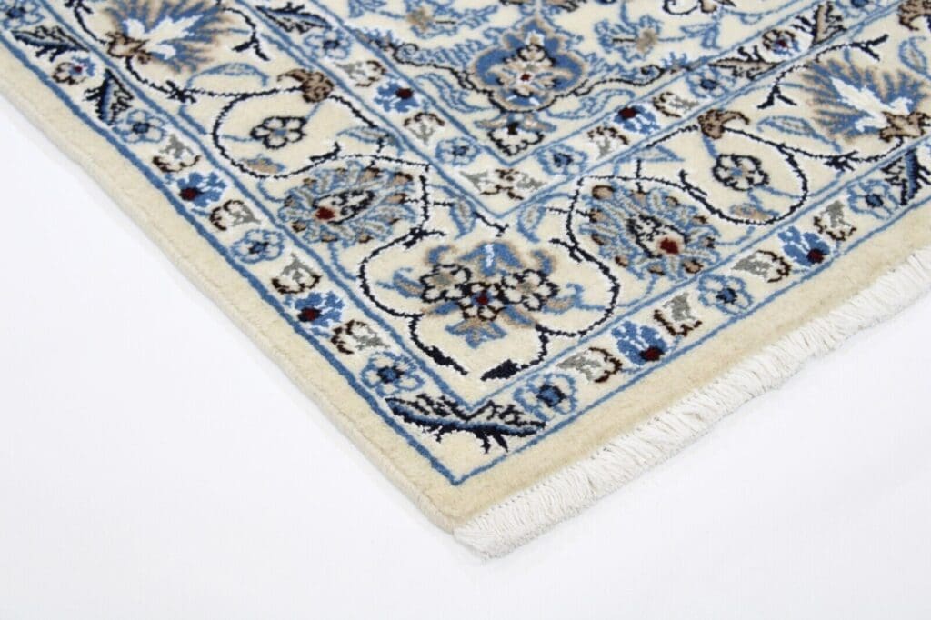 Persian Rug Nain 199 cm x 119 cm Wool Hand-knotted