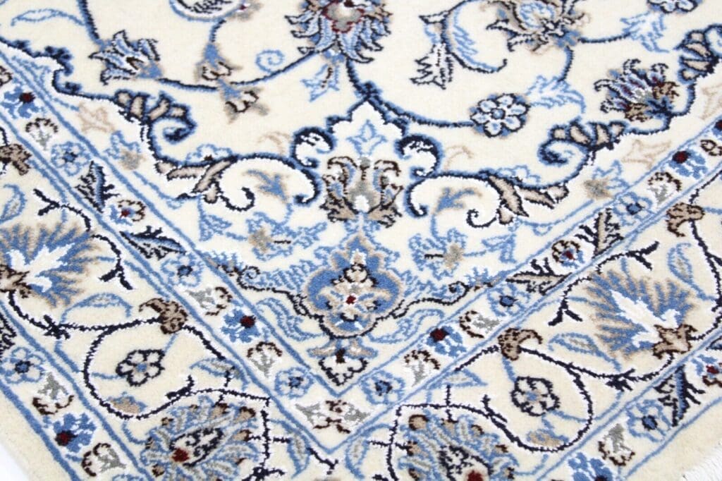Persian Rug Nain 199 cm x 119 cm Wool Hand-knotted