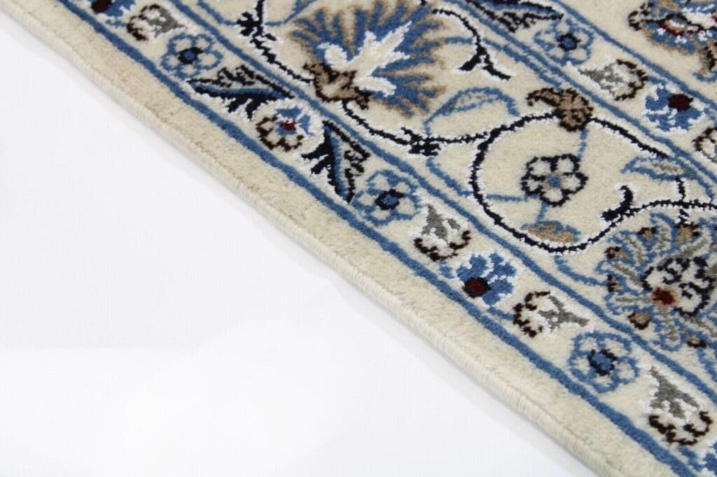 Persian Rug Nain 199 cm x 119 cm Wool Hand-knotted