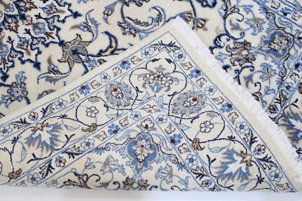 Persian Rug Nain 199 cm x 119 cm Wool Hand-knotted