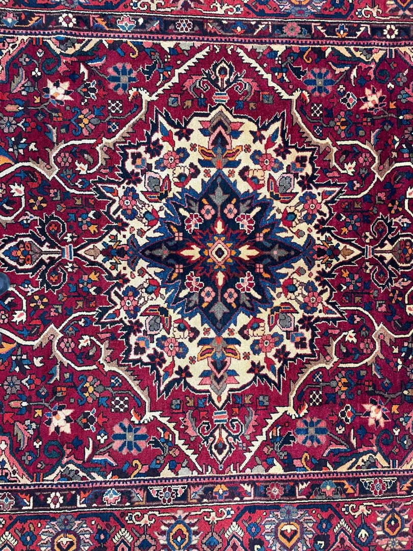 Persian Rug Bakhtiari 303 x 228 cm Wool Hand-knotted