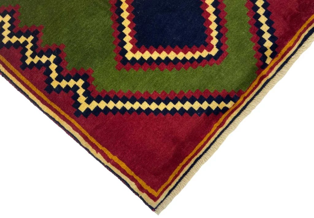 gabbeh-shuli-teppich-137-x-100-cm-knotendichte-90000-180000-m-1-3 Persian Rug Fars 137 x 100 cm Wool Hand-knotted