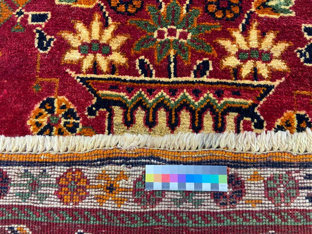 gabbeh-184-x-115-cm-ausgefallene-muster-auf-glanzvoller-schurwolle-1-4 Persian Rug Fars 184 x 115 cm Wool Hand-knotted