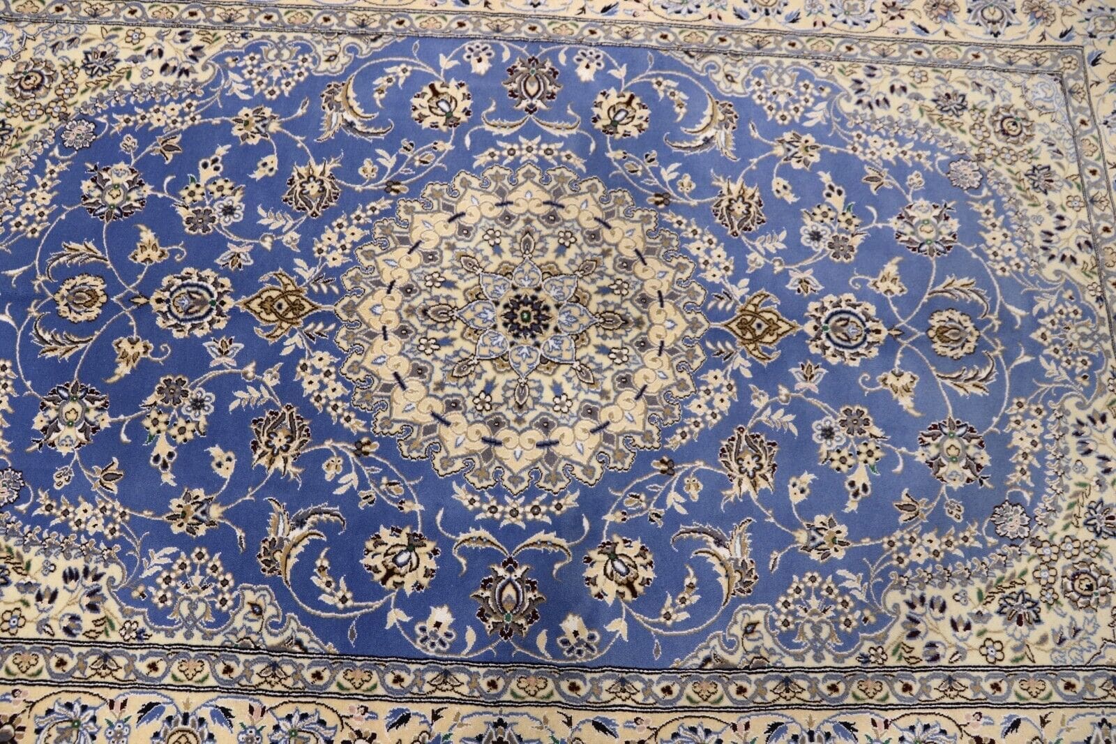Persian Rug Nain 249 x 157 cm Wool Hand-knotted