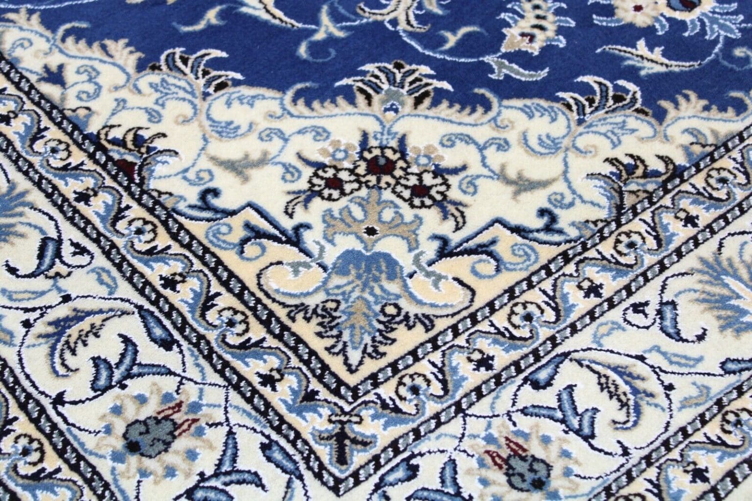 Persian Rug Nain 237 x 170 cm Wool Hand-knotted