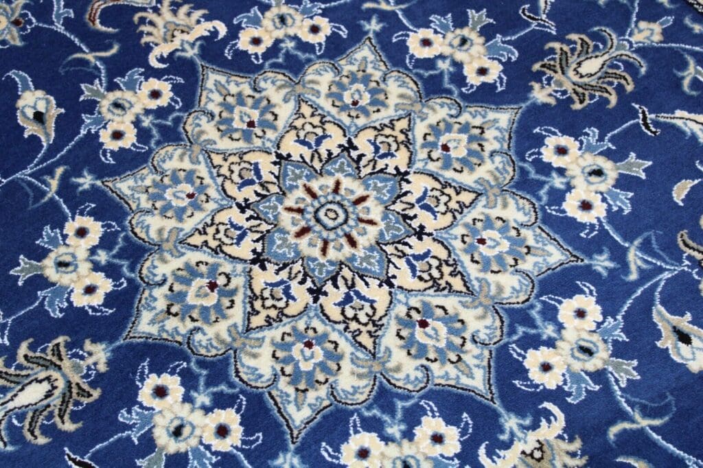 Persian Rug Nain 237 x 170 cm Wool Hand-knotted