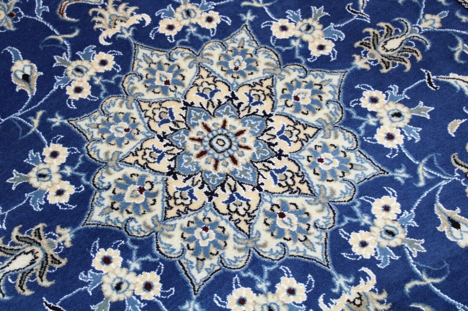Persian Rug Nain 237 x 170 cm Wool Hand-knotted
