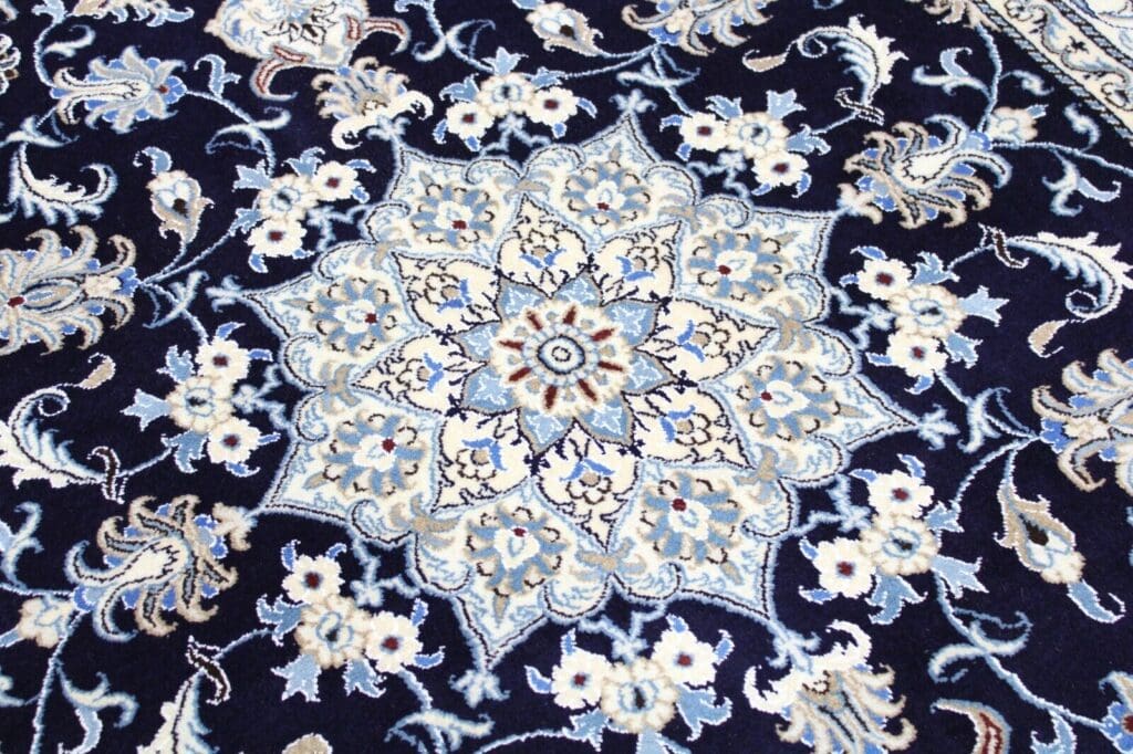 Persian Rug Nain 240 x 169 cm Wool Hand-knotted