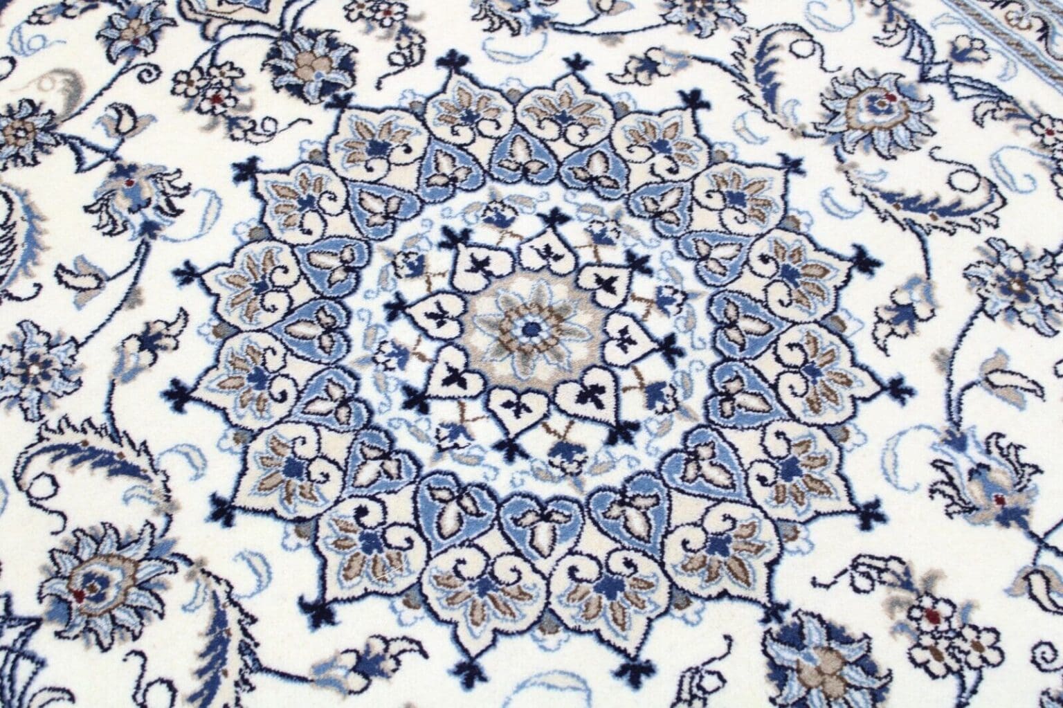 Persian Rug Nain 290 x 202 cm Wool Hand-knotted