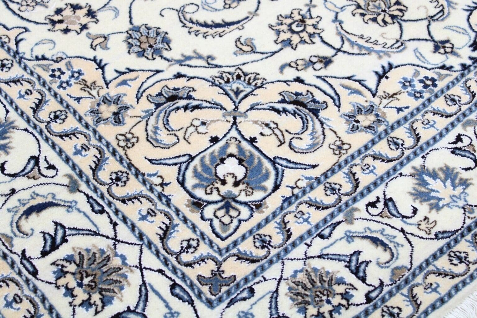 Persian Rug Nain 299 x 195 cm Wool Hand-knotted