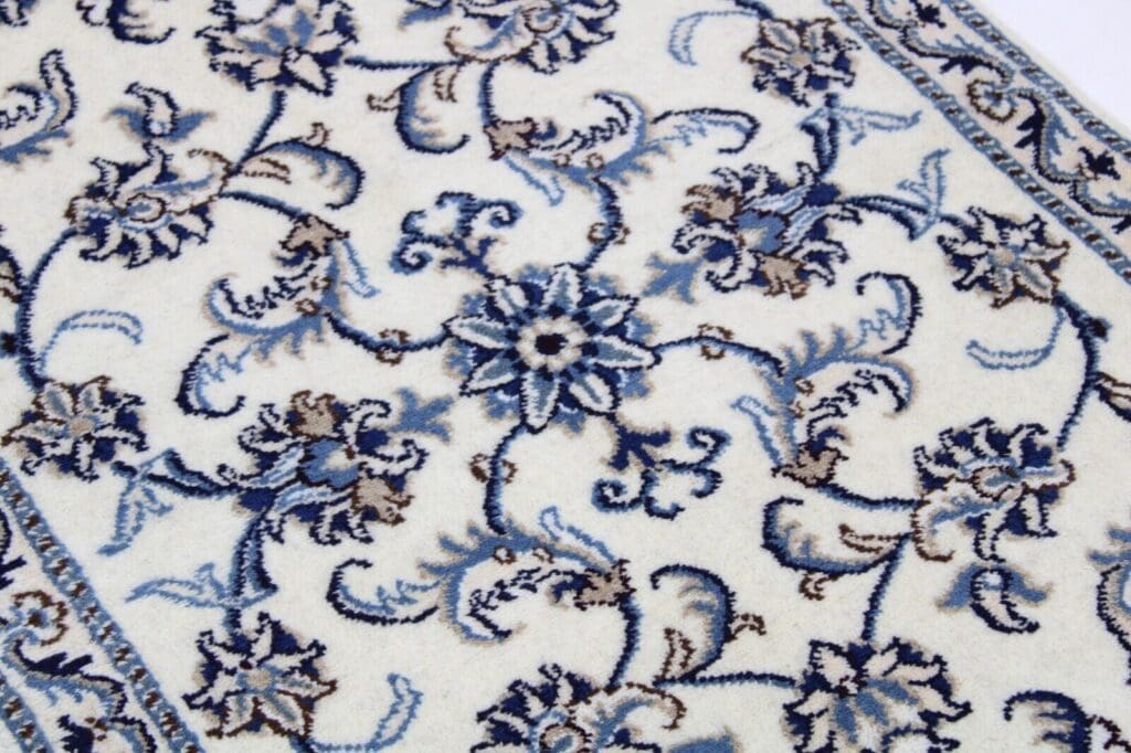 Persian Rug Nain 383 x 78 cm Wool Hand-knotted