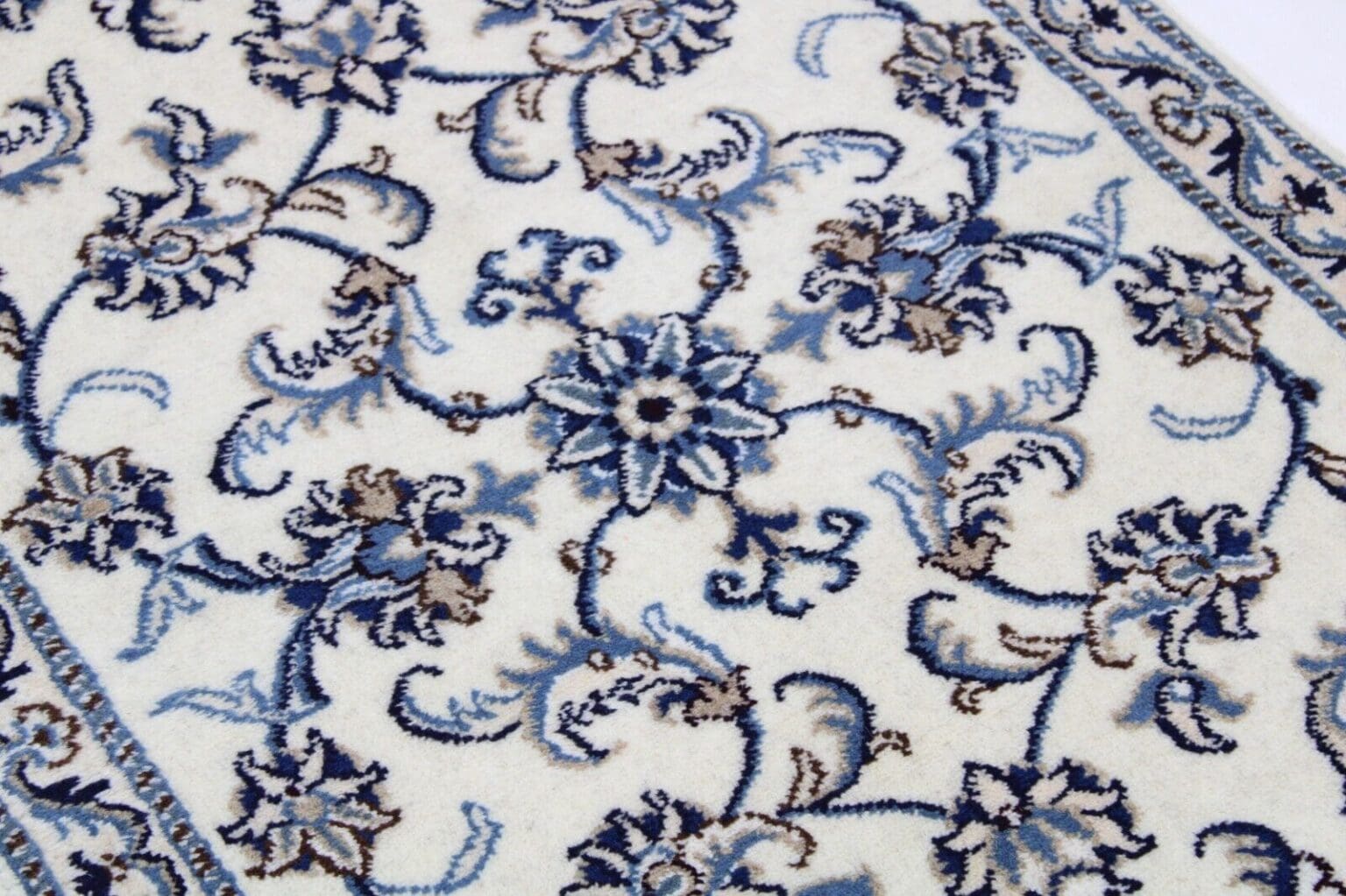 Persian Rug Nain 383 x 78 cm Wool Hand-knotted