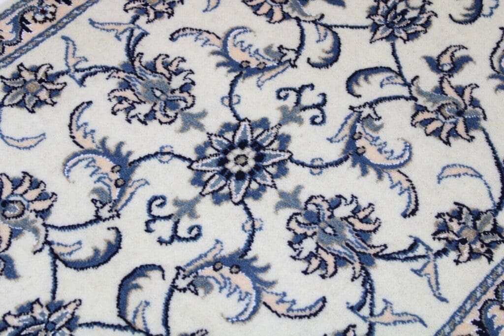 Persian Rug Nain 382 x 77 cm Wool Hand-knotted