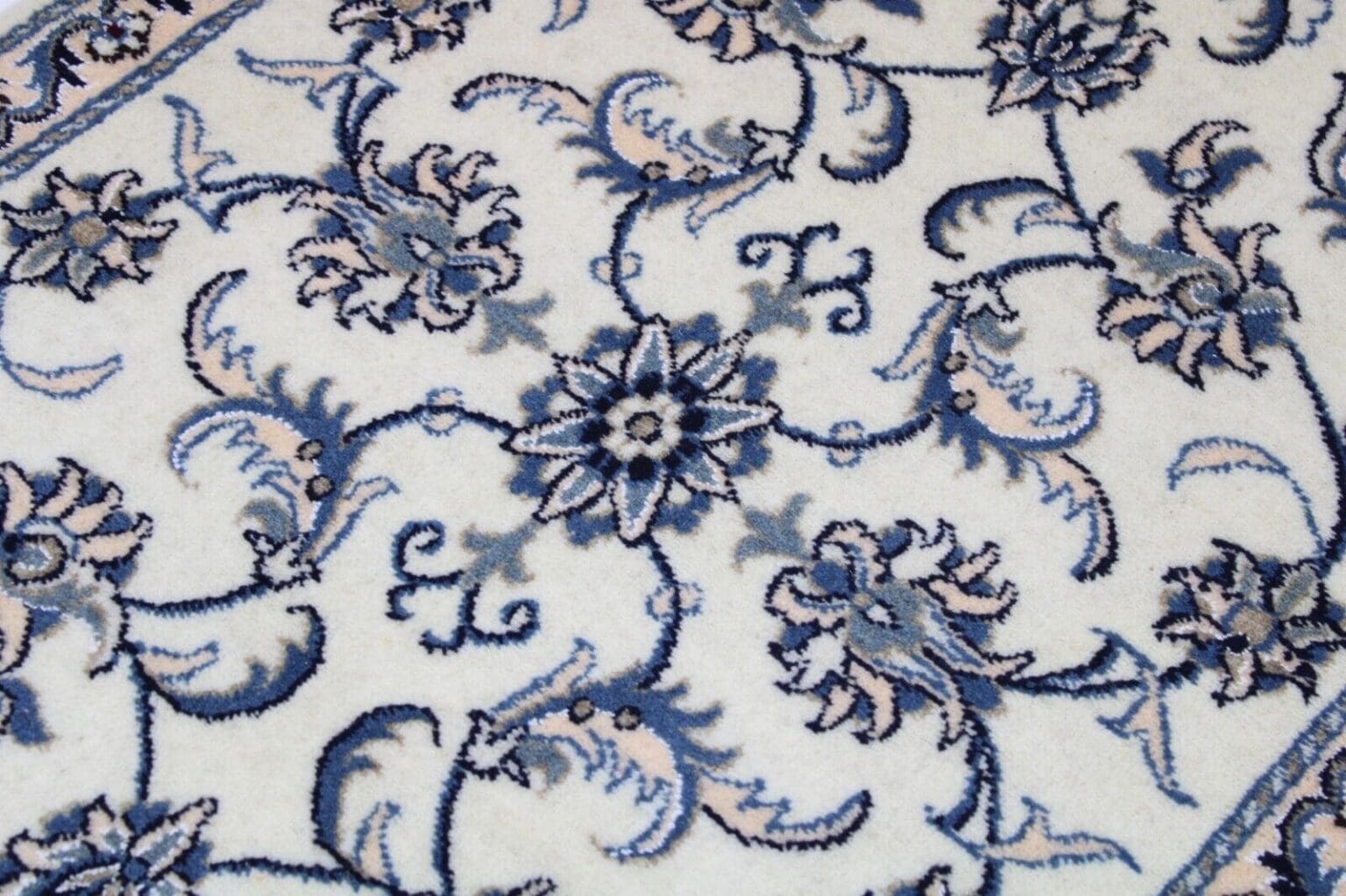 Persian Rug Nain 382 x 77 cm Wool Hand-knotted