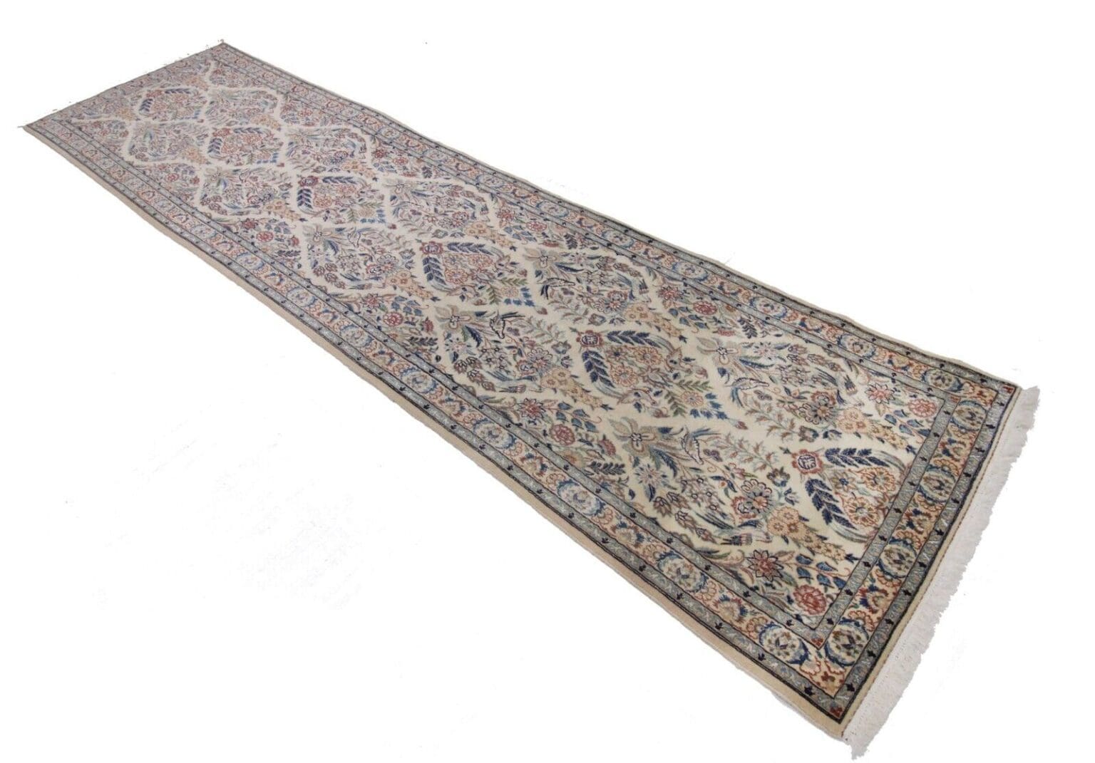 perserteppich-350x85-cm-nain-9la-seide-handgeknupft-orientteppich-3 Persian Rug Nain 350 x 85 cm Silk Hand-knotted