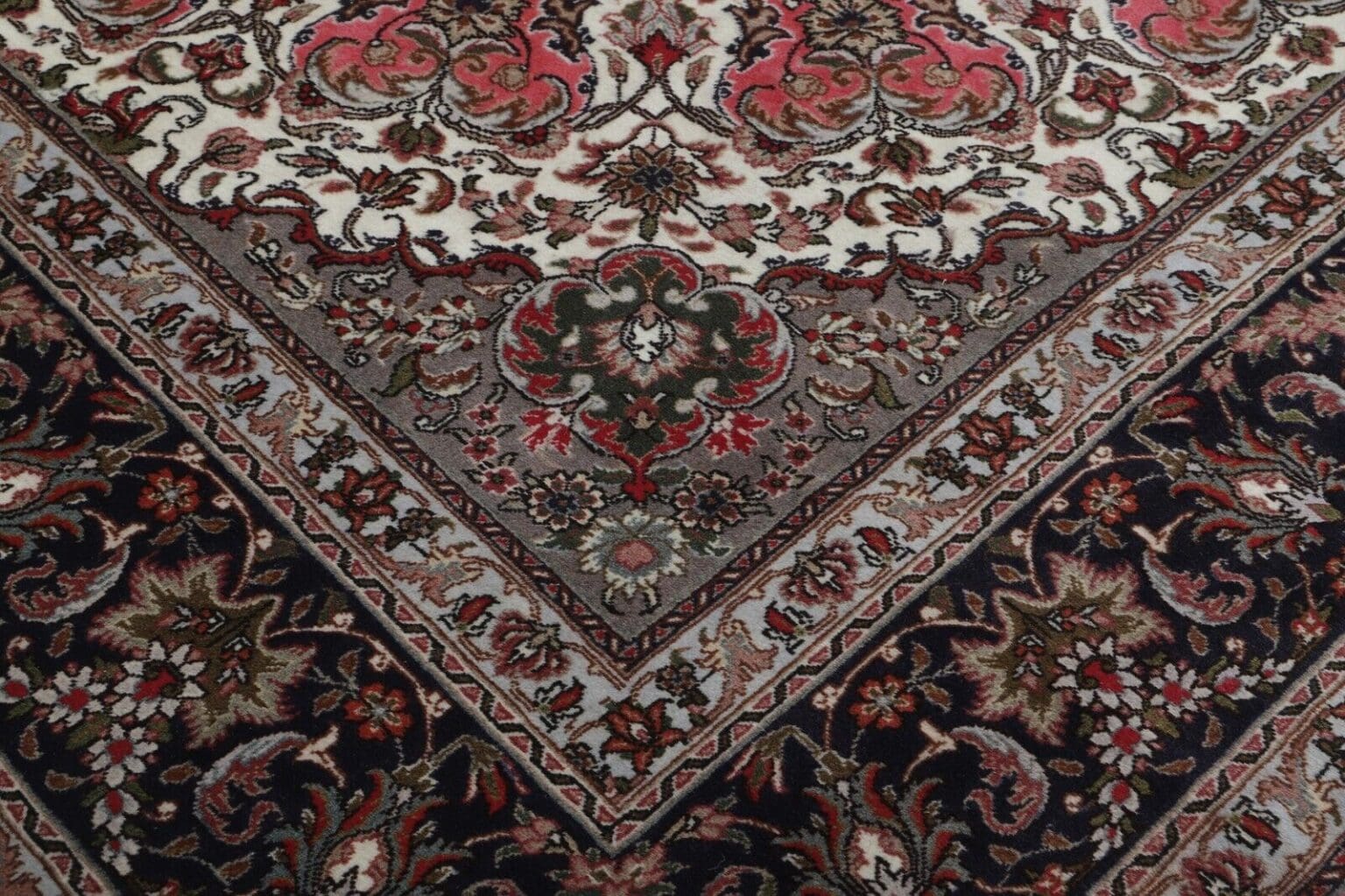 handgeknupfter-perserteppich-tabriz-390x300-cm-40-raj-top-zustand-5 Persian Rug Tabriz 390 x 300 cm Wool Hand-knotted