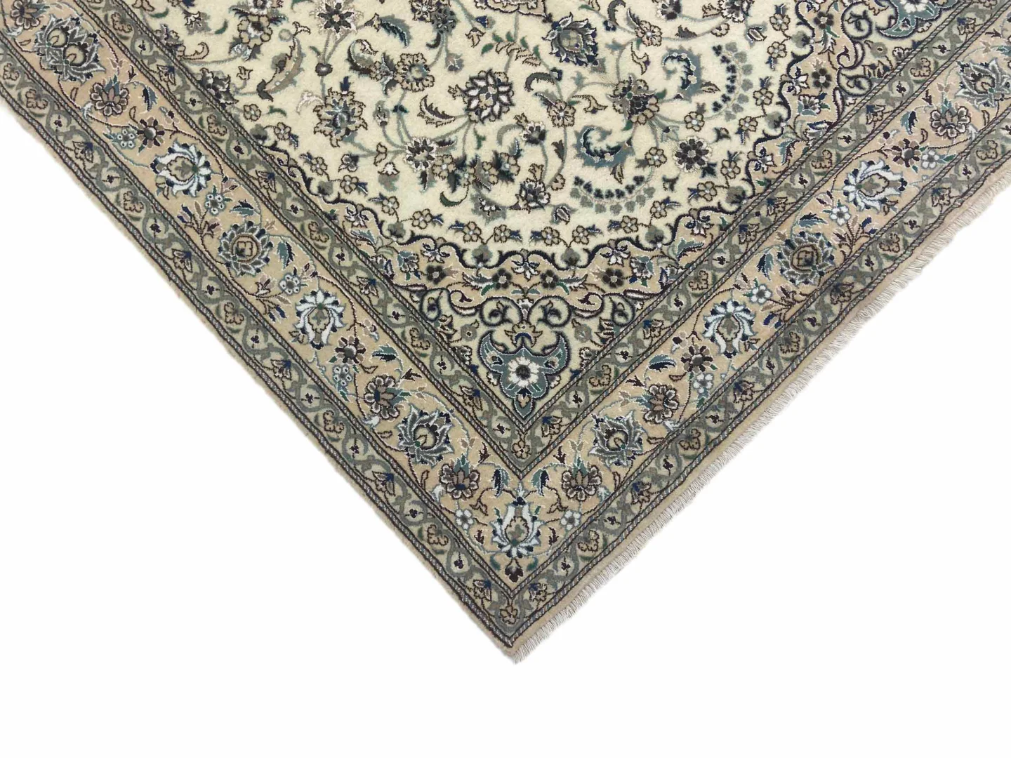 Persian Rug Nain 247 x 152 cm Wool Hand-knotted