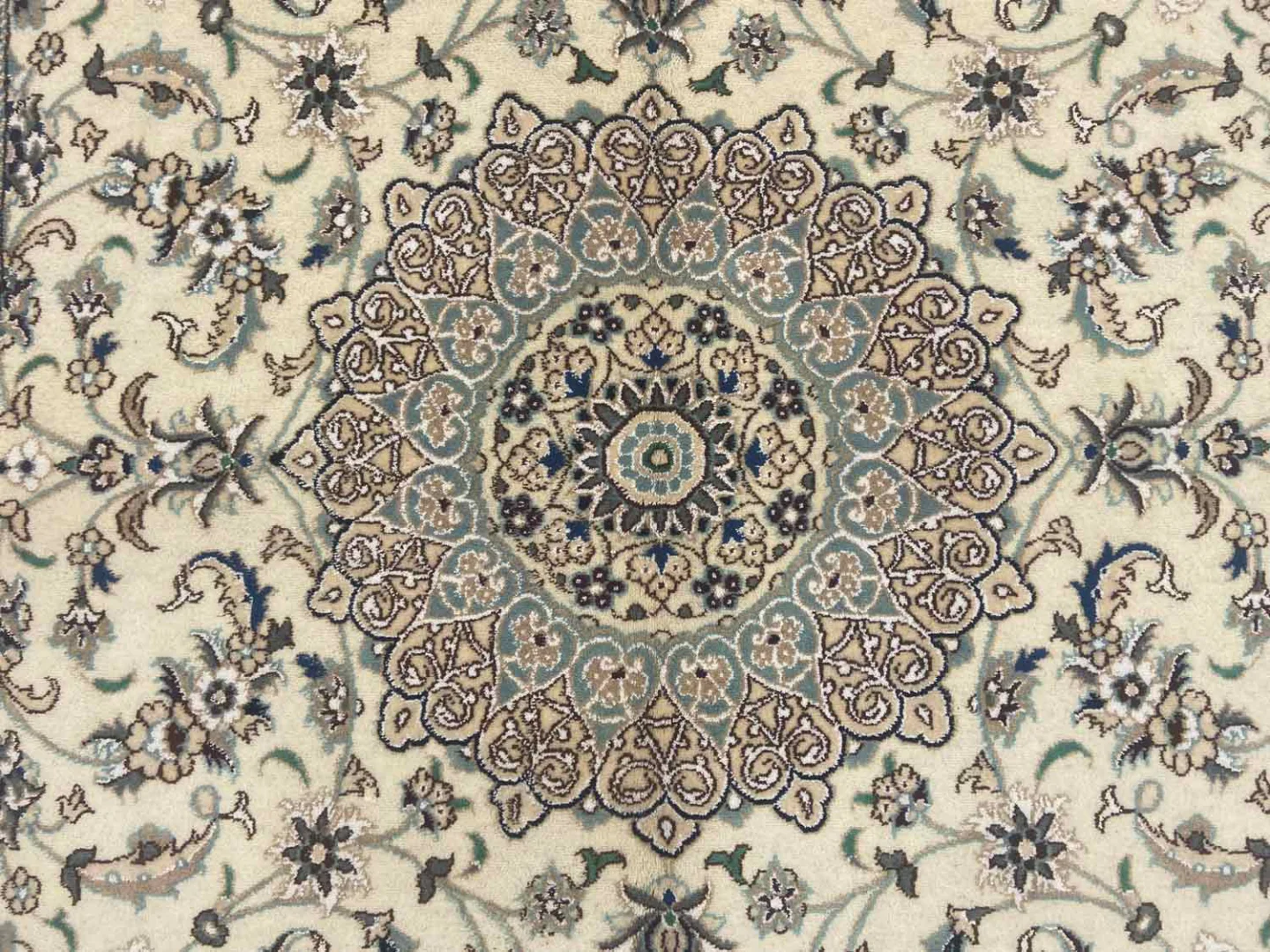 Persian Rug Nain 247 x 152 cm Wool Hand-knotted