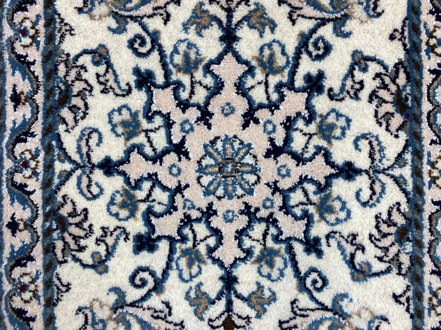 Persian Rug Nain 90 x 60 cm Wool Silk Hand-knotted