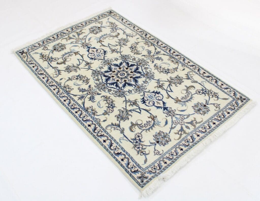 Persian Rug Nain 137 x 88 cm Wool Hand-knotted