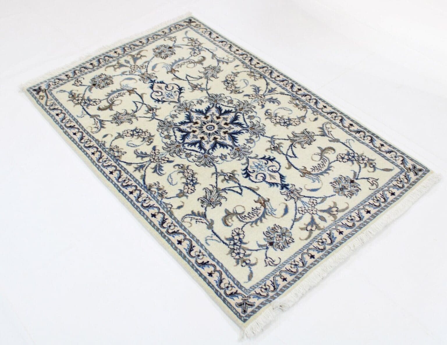 Persian Rug Nain 137 x 88 cm Wool Hand-knotted