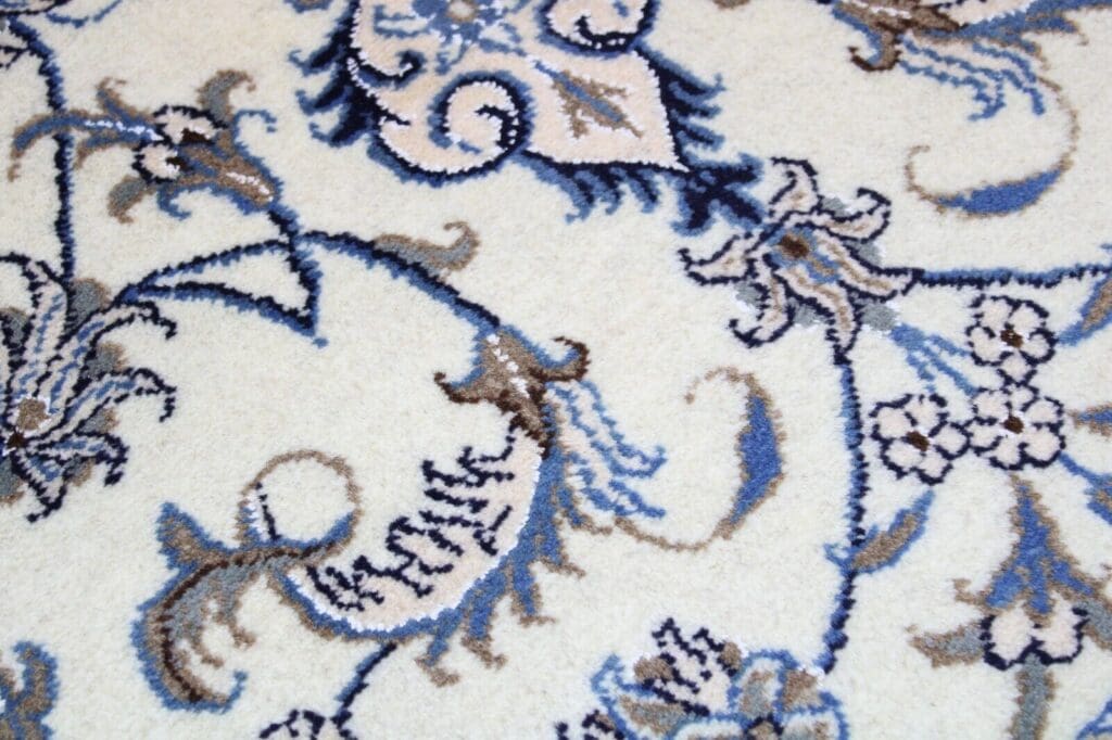 Persian Rug Nain 137 x 88 cm Wool Hand-knotted