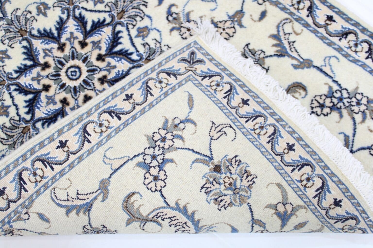 Persian Rug Nain 137 x 88 cm Wool Hand-knotted