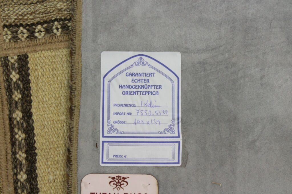 Oriental Rug 199x139 cm Hand-woven
