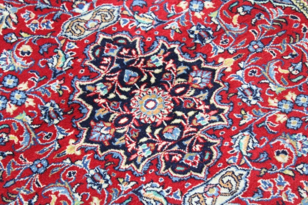 Persian Rug Isfahan 156 x 110 cm Wool Hand-knotted
