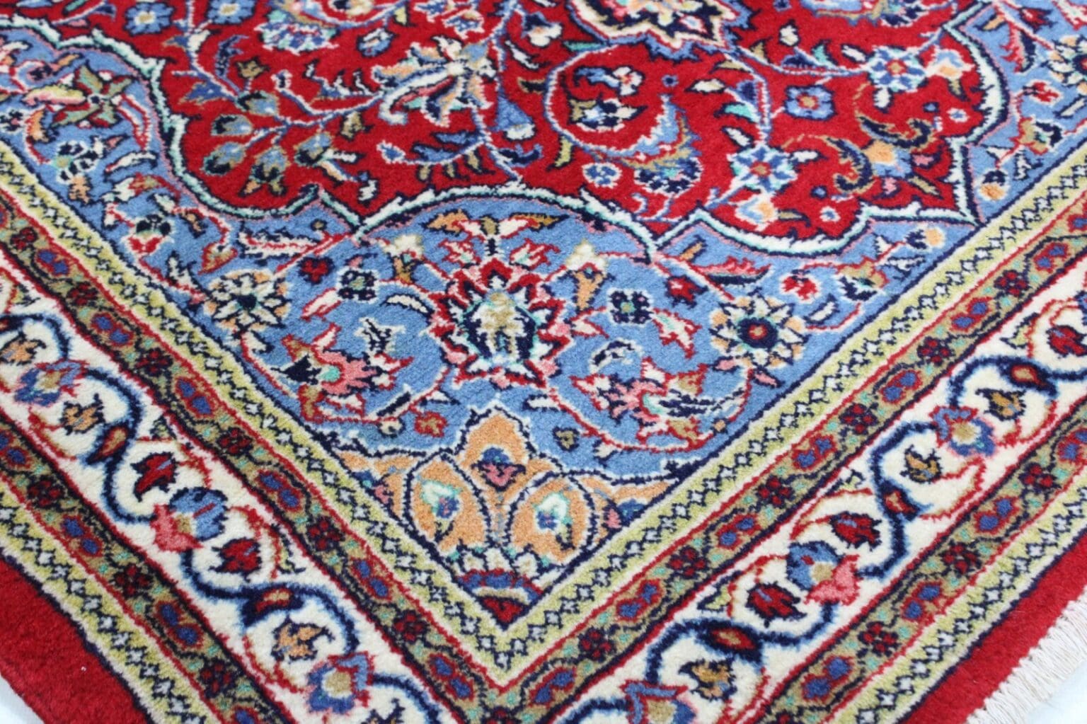 Persian Rug Isfahan 156 x 110 cm Wool Hand-knotted