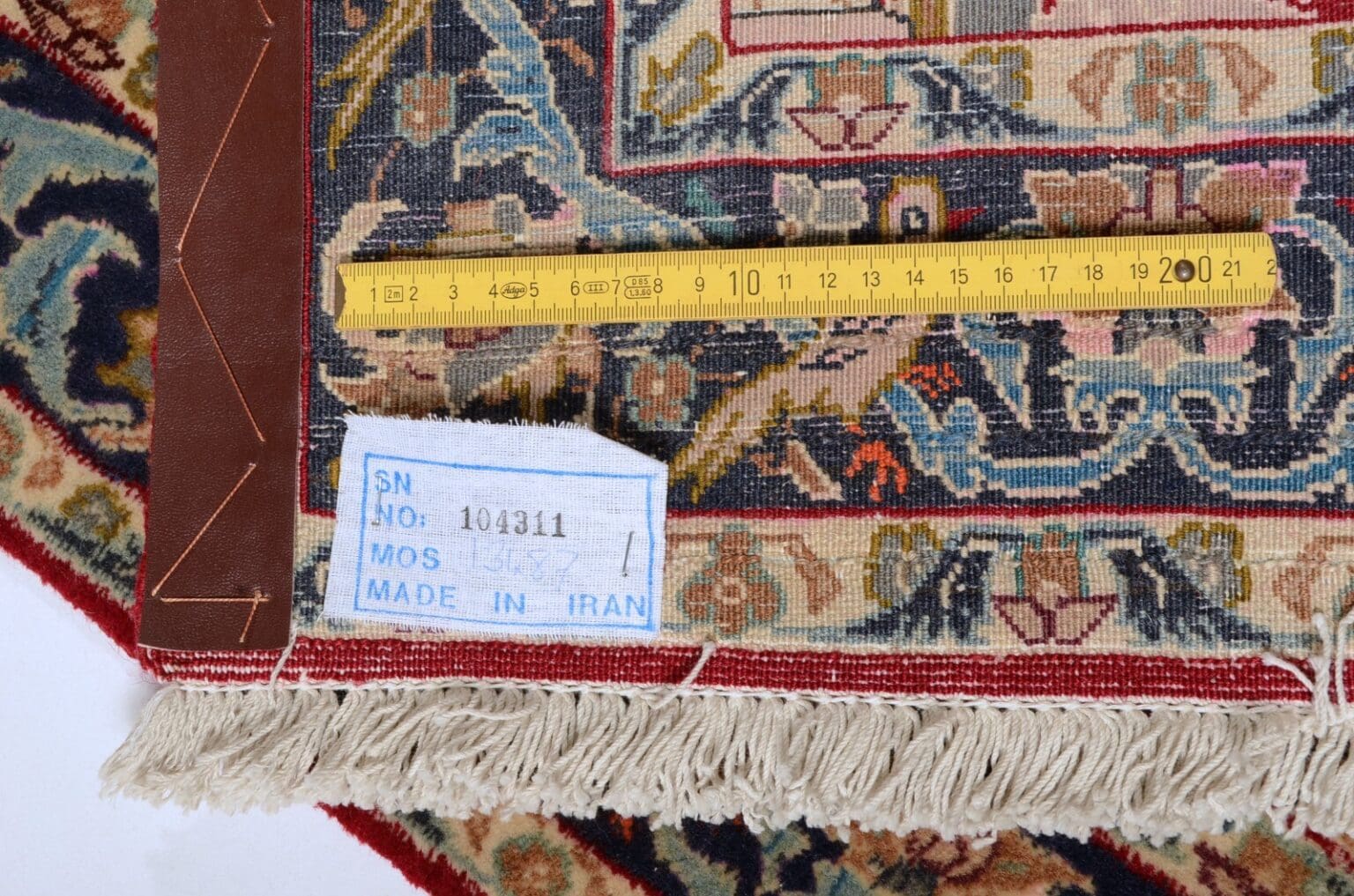 Persian Rug Isfahan 131 x 87 cm Wool Hand-knotted