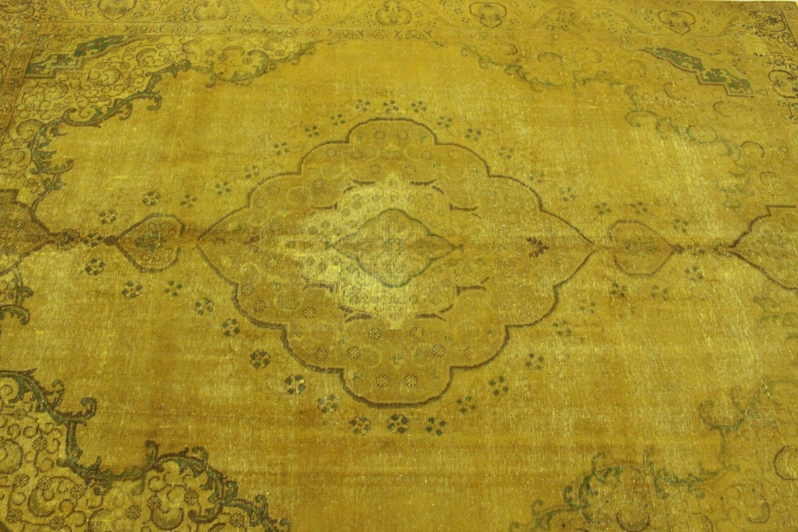 handgearbeiteter-orientteppich-382x279-cm-gelb-vintage-handgeknupft-3 Handmade Wool Oriental Rug, 384 × 282 cm