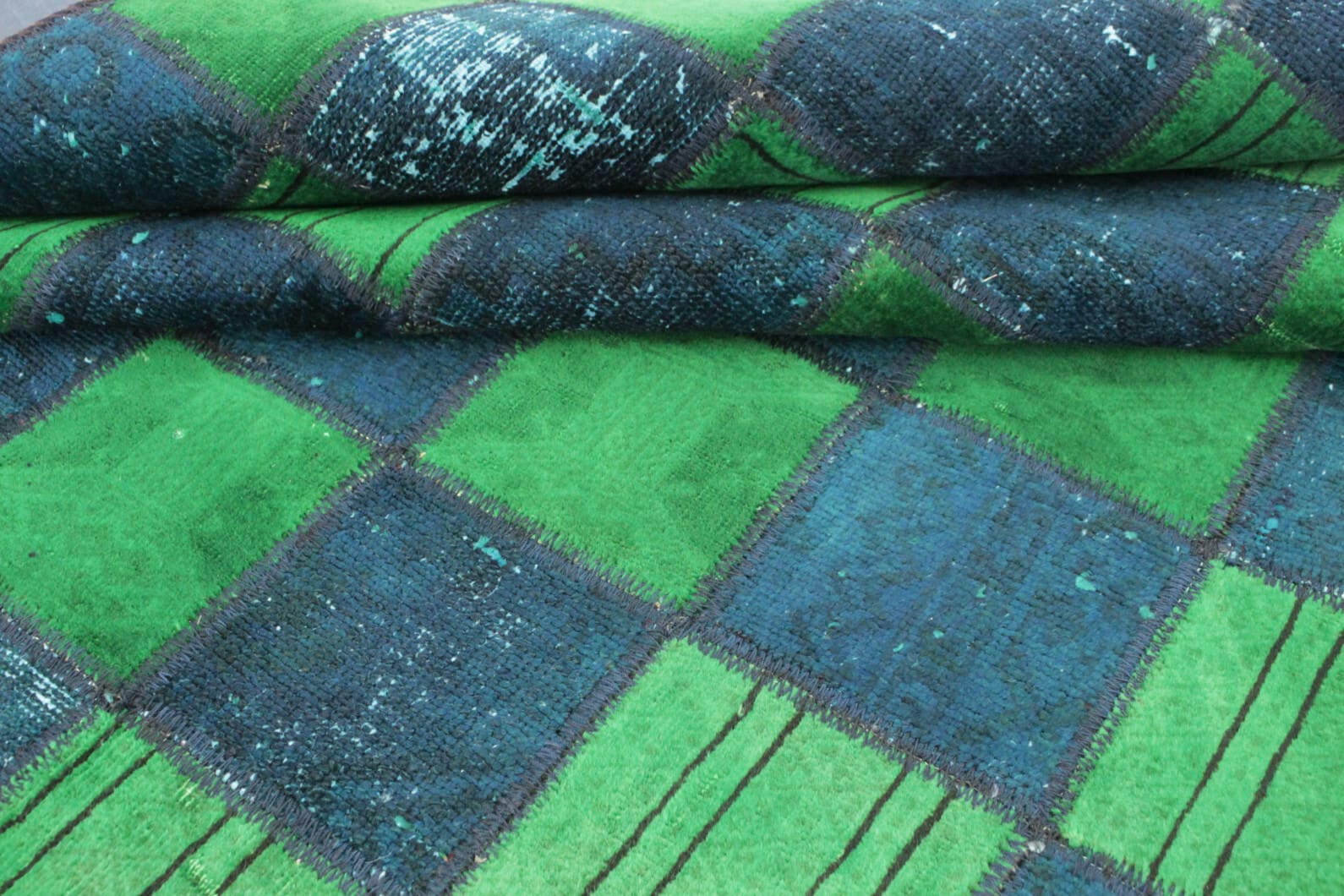 handgearbeiteter-patchwork-teppich-197x151cm-grun-turkis-handgeknupft-3 Handmade Wool Oriental Rug, 197 × 150 cm