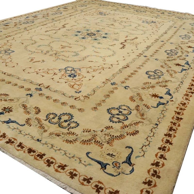 Antique Kashan Persian Rug, 369 × 269 cm, Wool