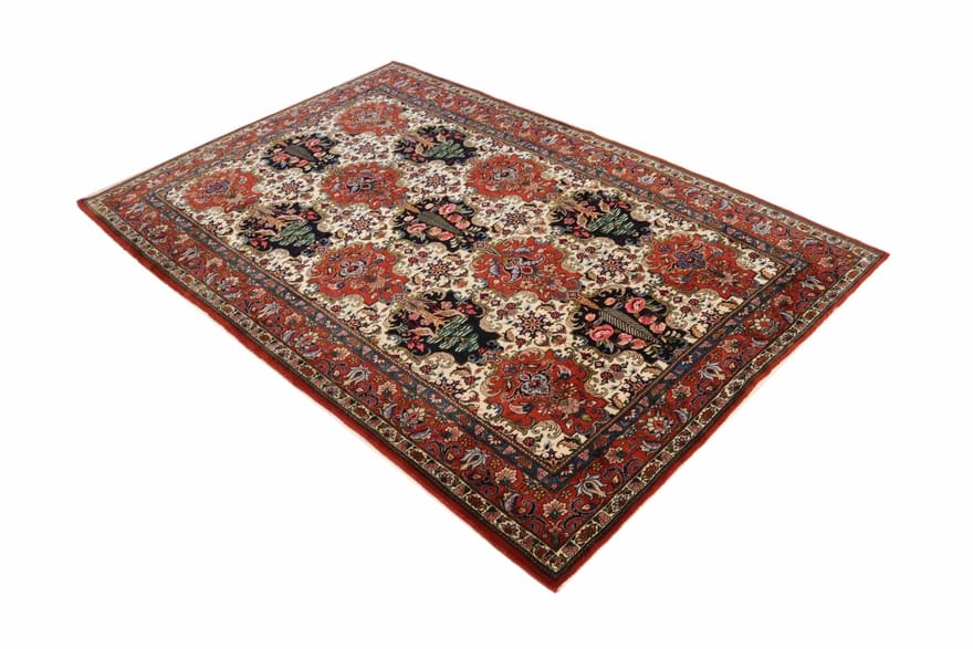 Hand-Knotted Wool Bakhtiari Persian Rug, 297 × 200 cm