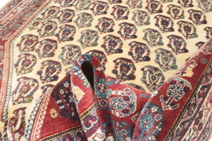 Qashqai Persian Rug 245 × 153 cm, hand-knotted