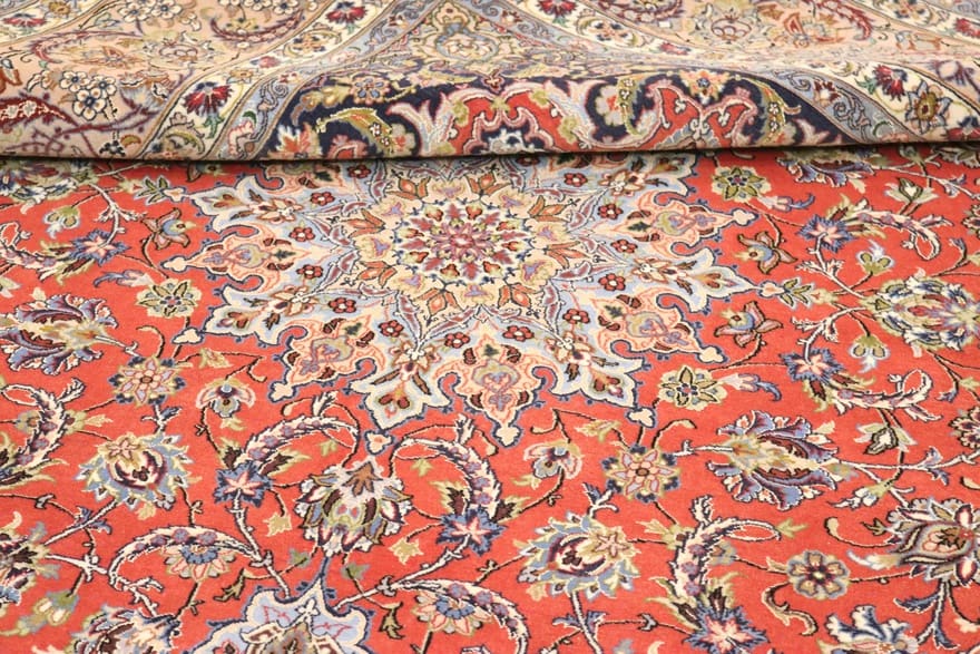 handgeknupfter-isfahan-orientteppich-237x156cm-in-rot-und-blau-5 Hand-Knotted Wool & Silk Isfahan Persian Rug, 235 × 155 cm