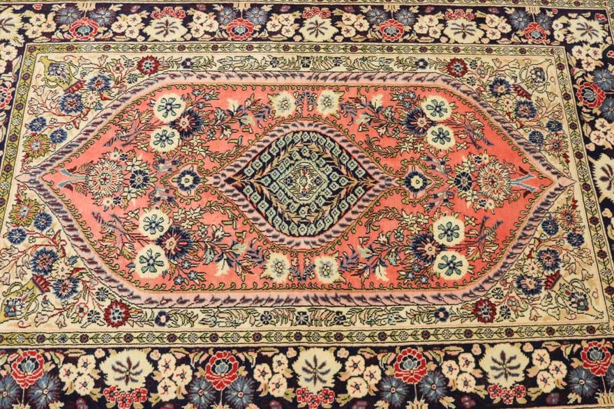 ghom-teppich-207x137-cm-edel-100-seide-handgeknupft-3 Hand-Knotted Wool & Silk Qom Persian Rug, 205 × 136 cm