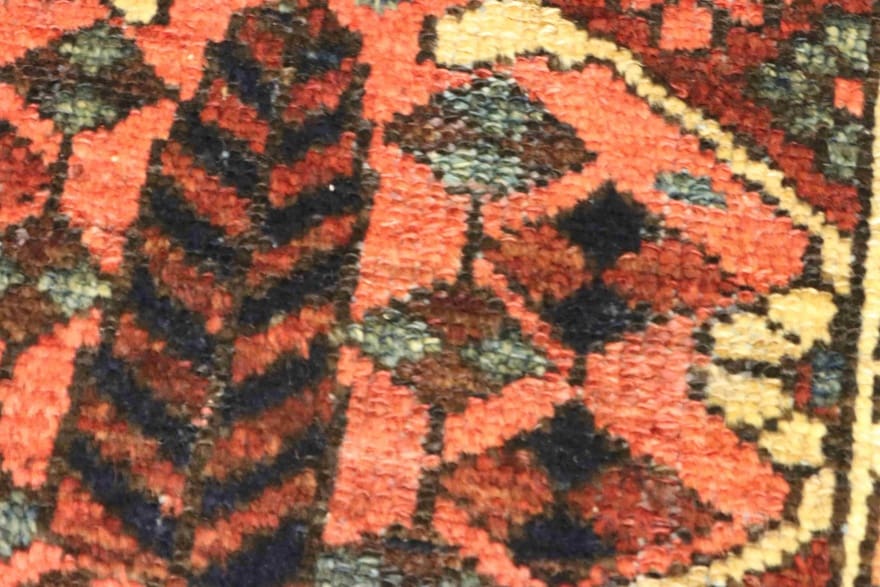 Antique Wool Bakhtiari Persian Rug, 207 × 136 cm