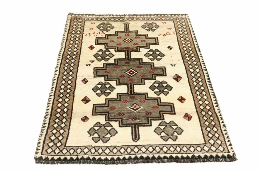 Shiraz Persian Rug 208 × 132 cm, hand-knotted