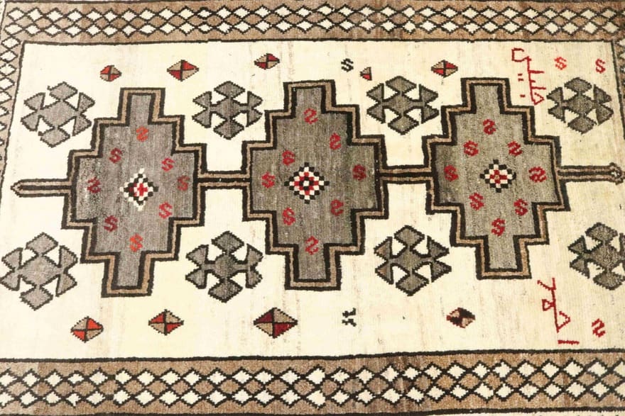 Shiraz Persian Rug 208 × 132 cm, hand-knotted