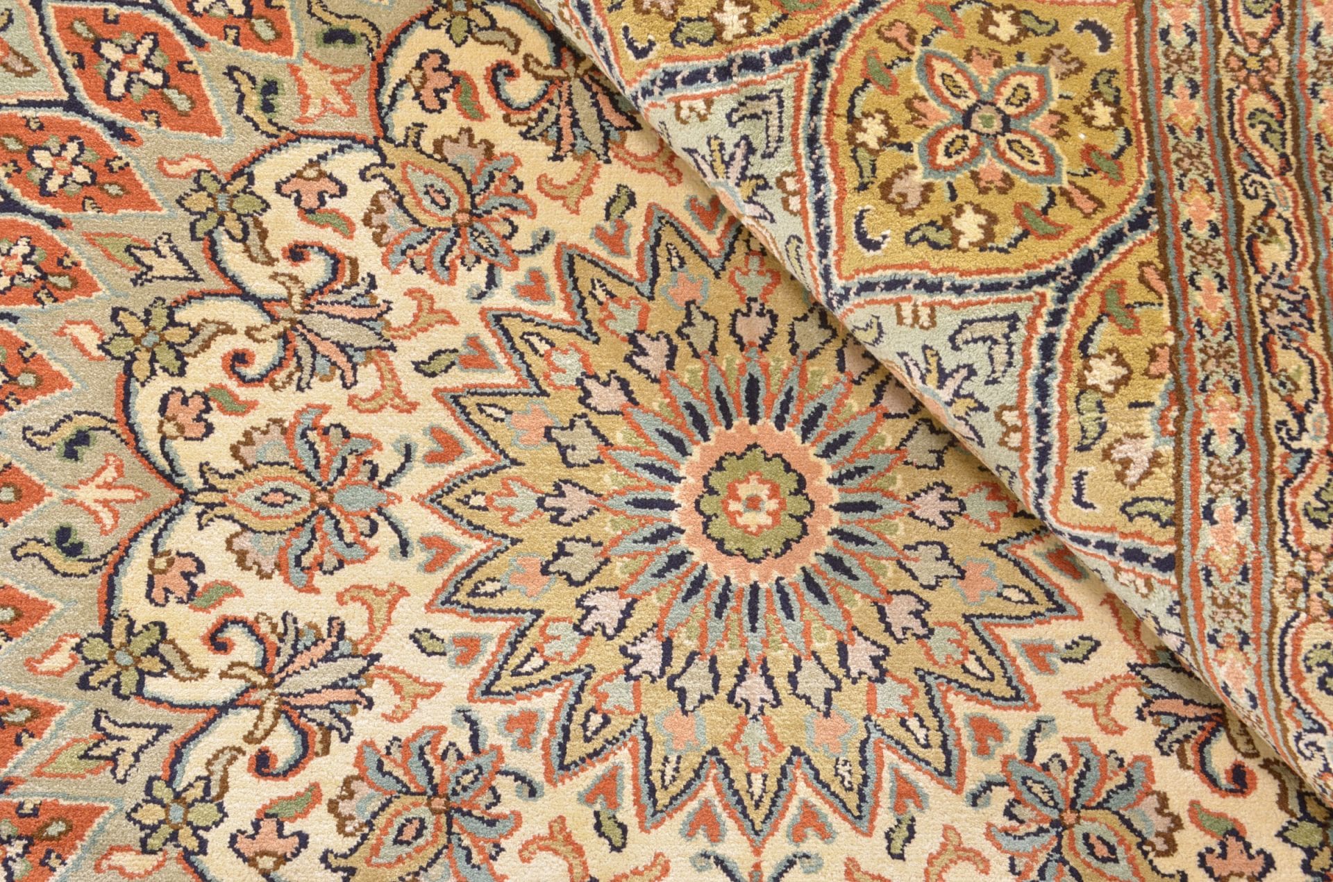 Kashmir Indian Rug — hand-knotted, 184 × 284 cm, Wool & Silk