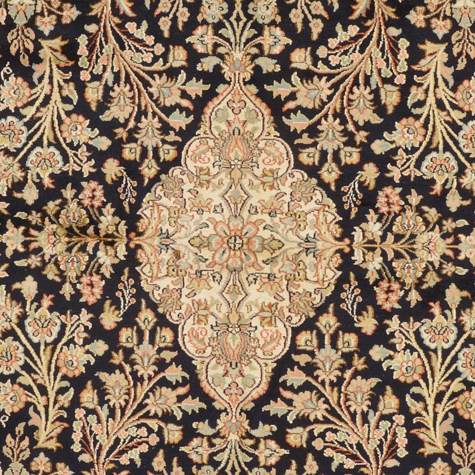 Kashmir Indian Rug — hand-knotted, 124 × 185 cm, Wool & Silk