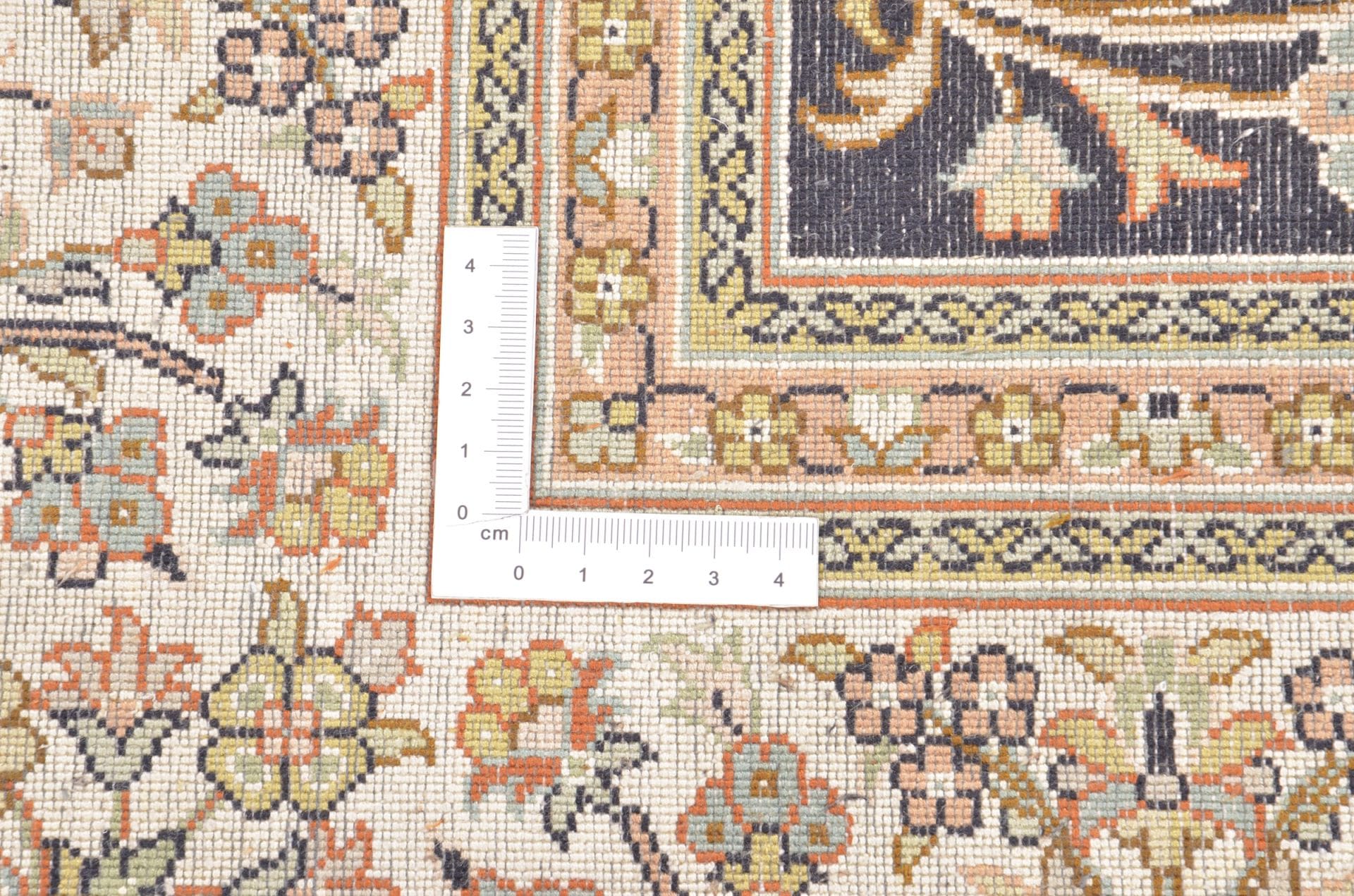 Kashmir Indian Rug 125 × 186 cm, Wool & Silk, hand-knotted